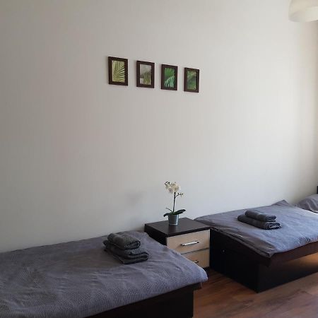 Apt With 6 Single Beds ชวีโนวิชแจ ภายนอก รูปภาพ