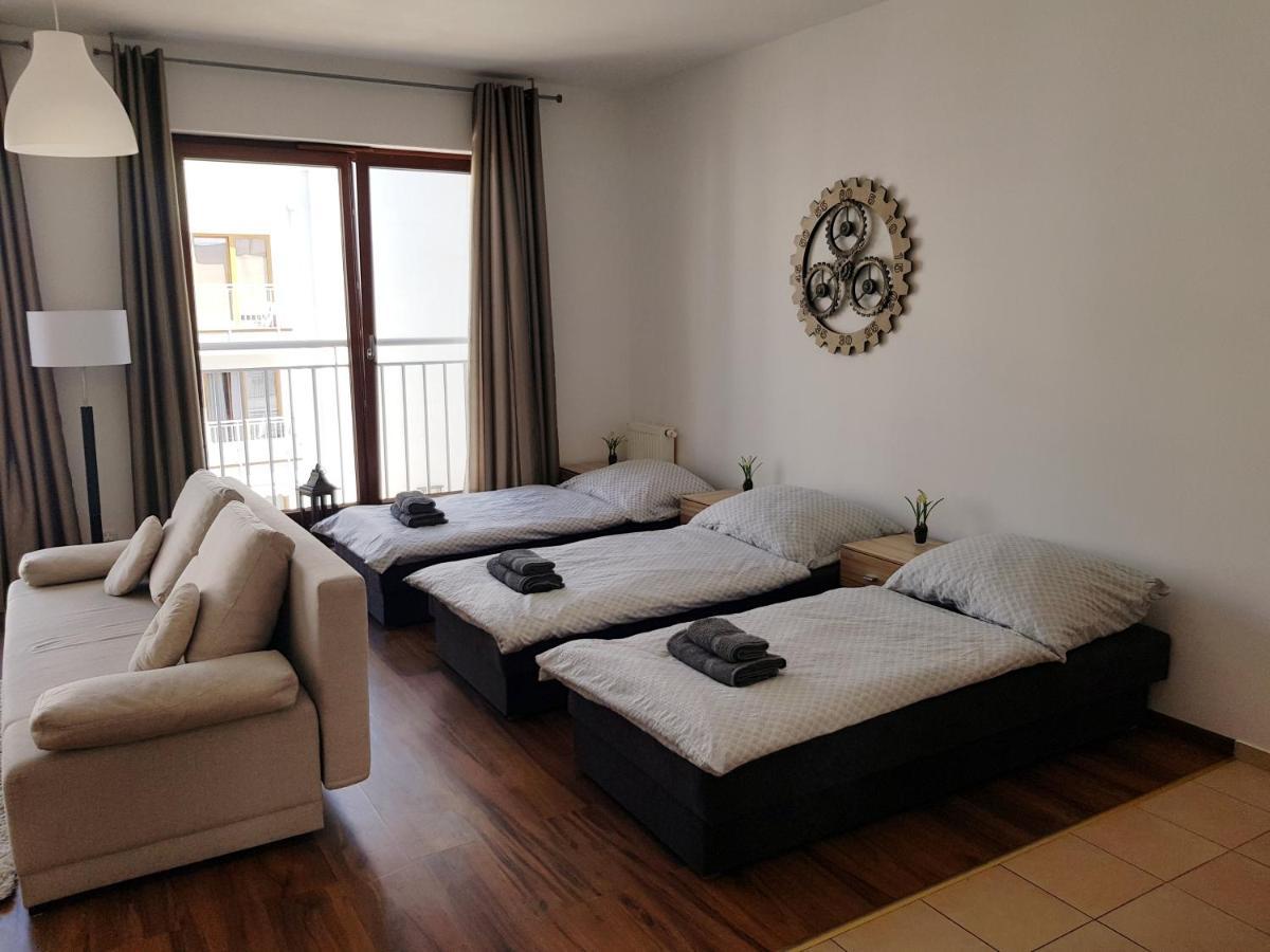 Apt With 6 Single Beds ชวีโนวิชแจ ภายนอก รูปภาพ